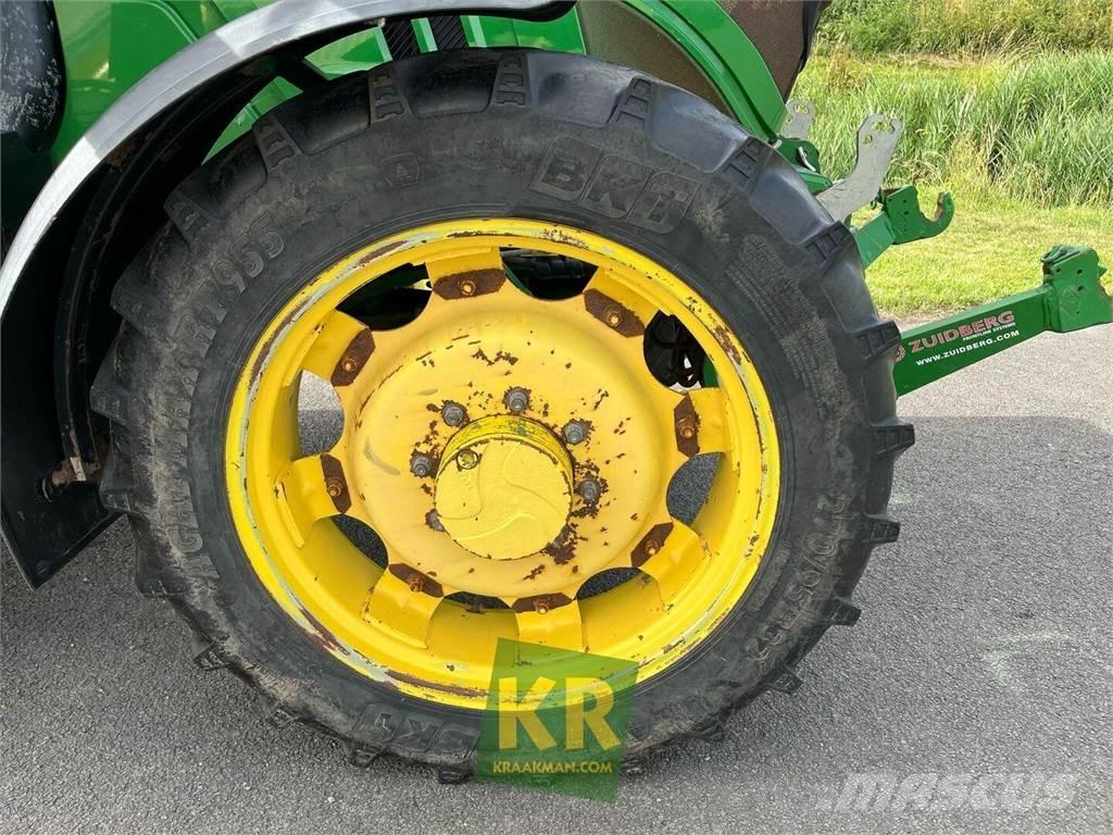 John Deere 6125M Traktory