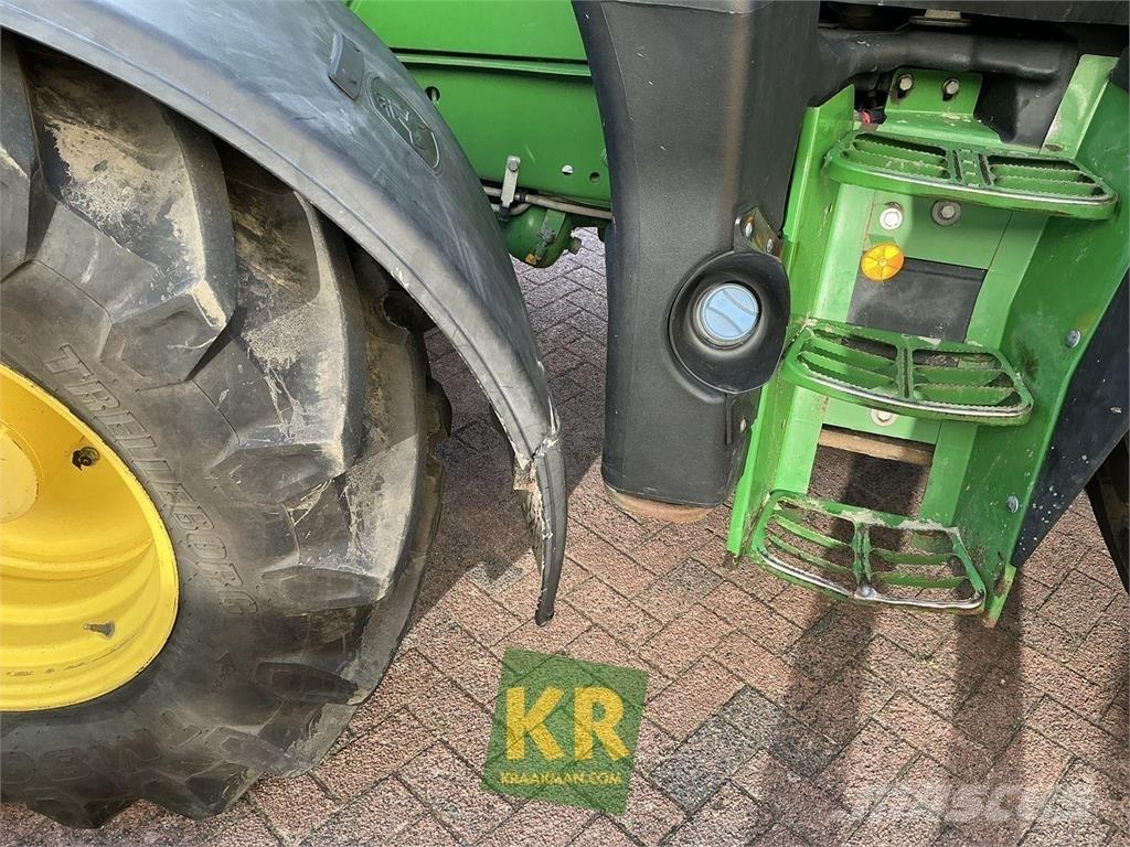 John Deere 6130R Traktory