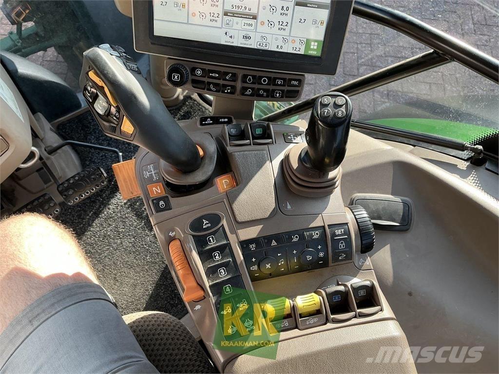 John Deere 6130R Traktory