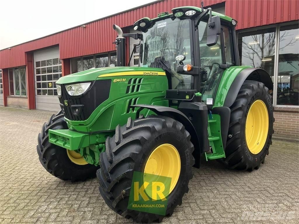 John Deere 6140M Traktory