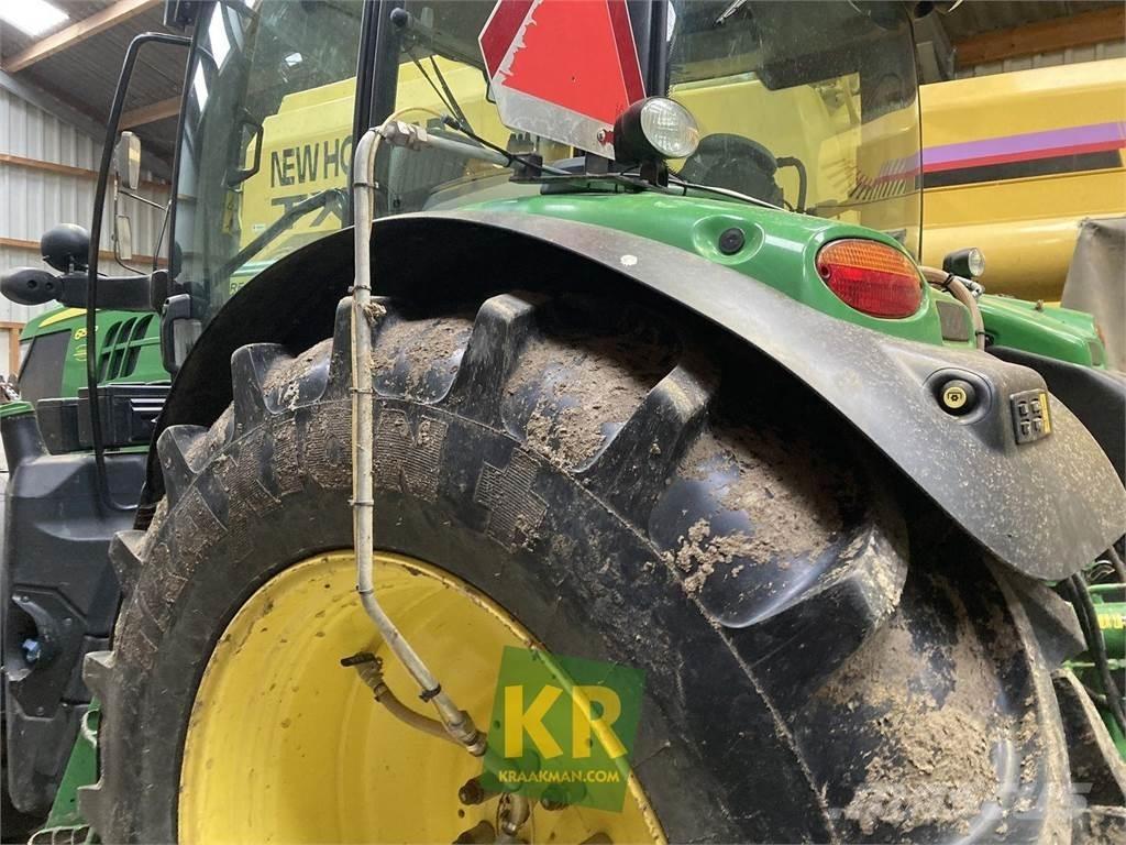 John Deere 6155R Traktory
