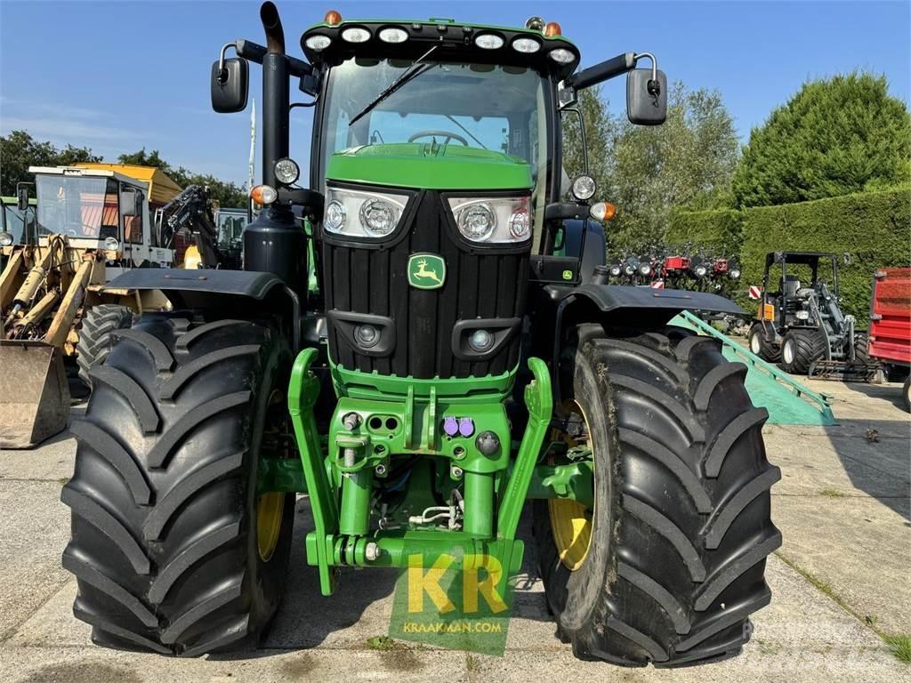 John Deere 6175R Traktory