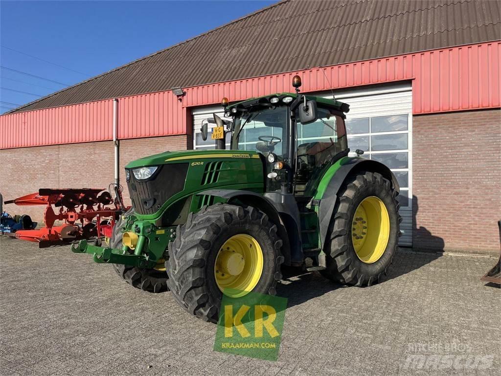 John Deere 6210R Traktory