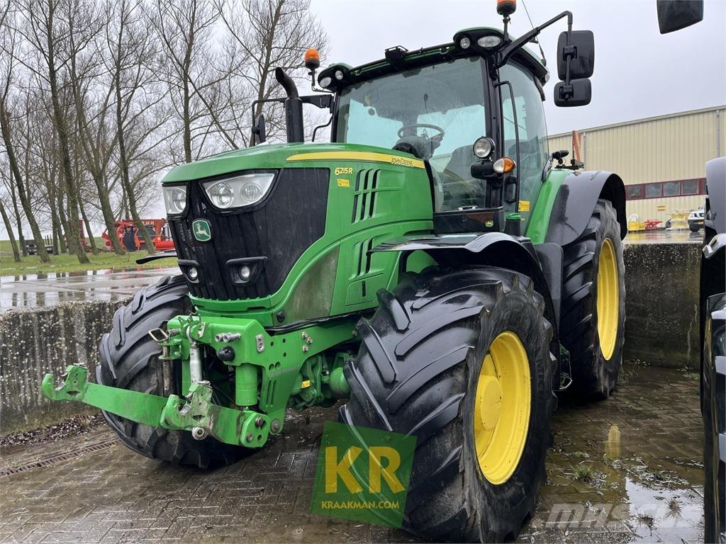 John Deere 6215R Traktory