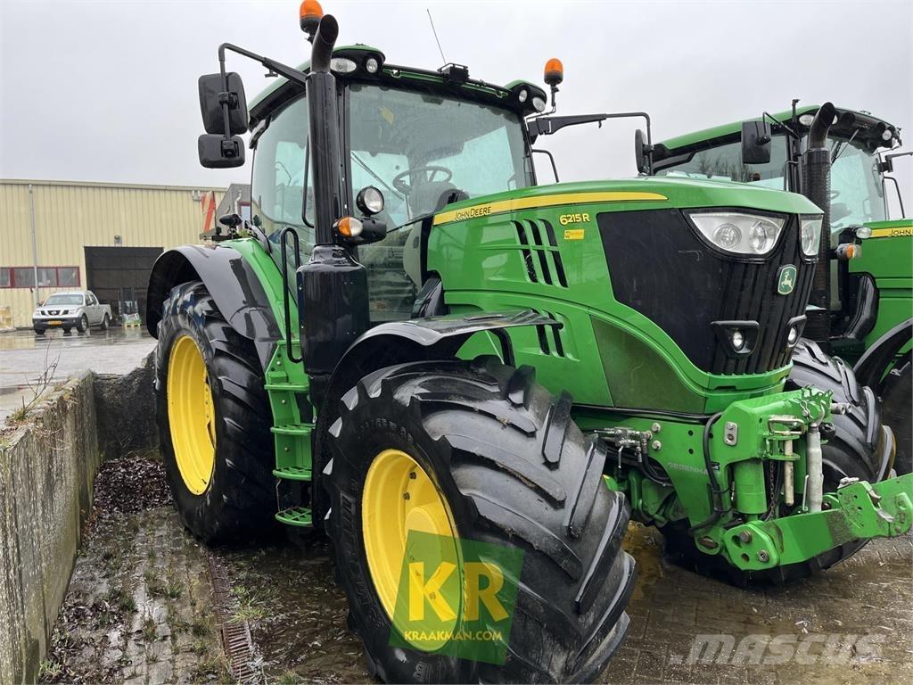John Deere 6215R Traktory