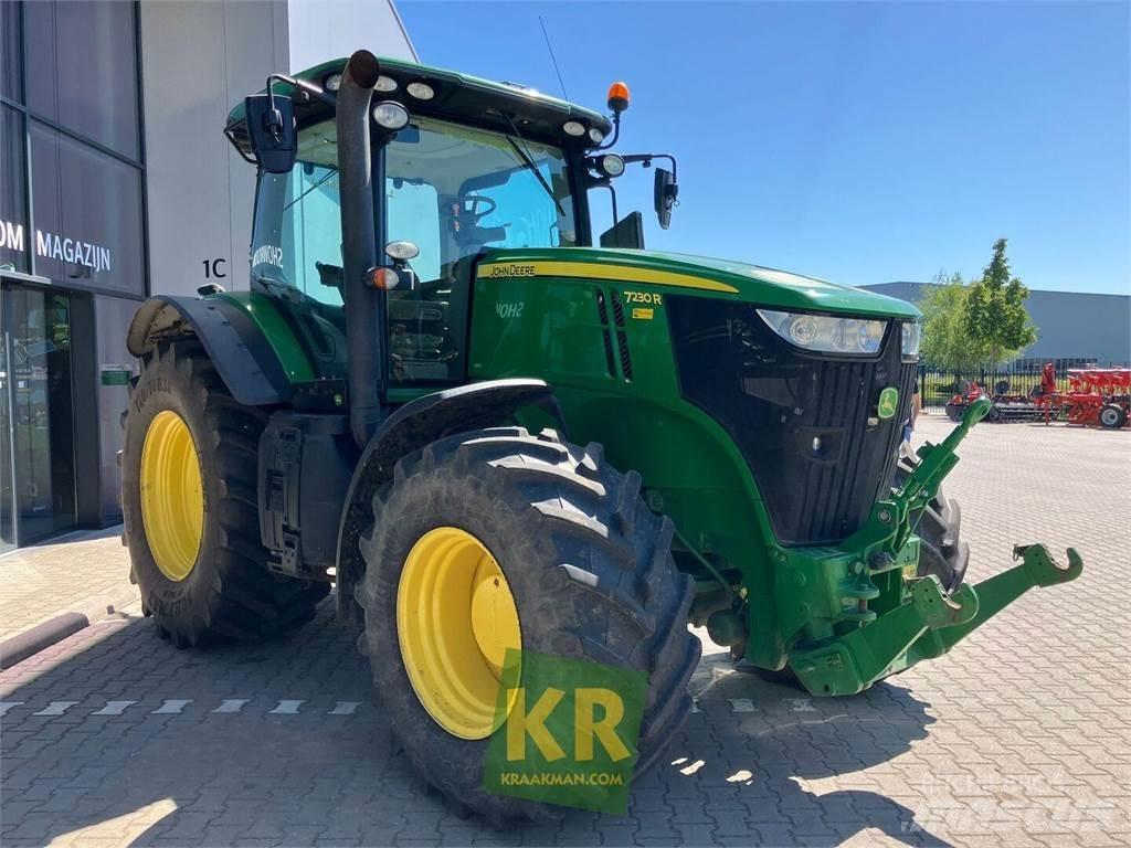 John Deere 7230R Traktory