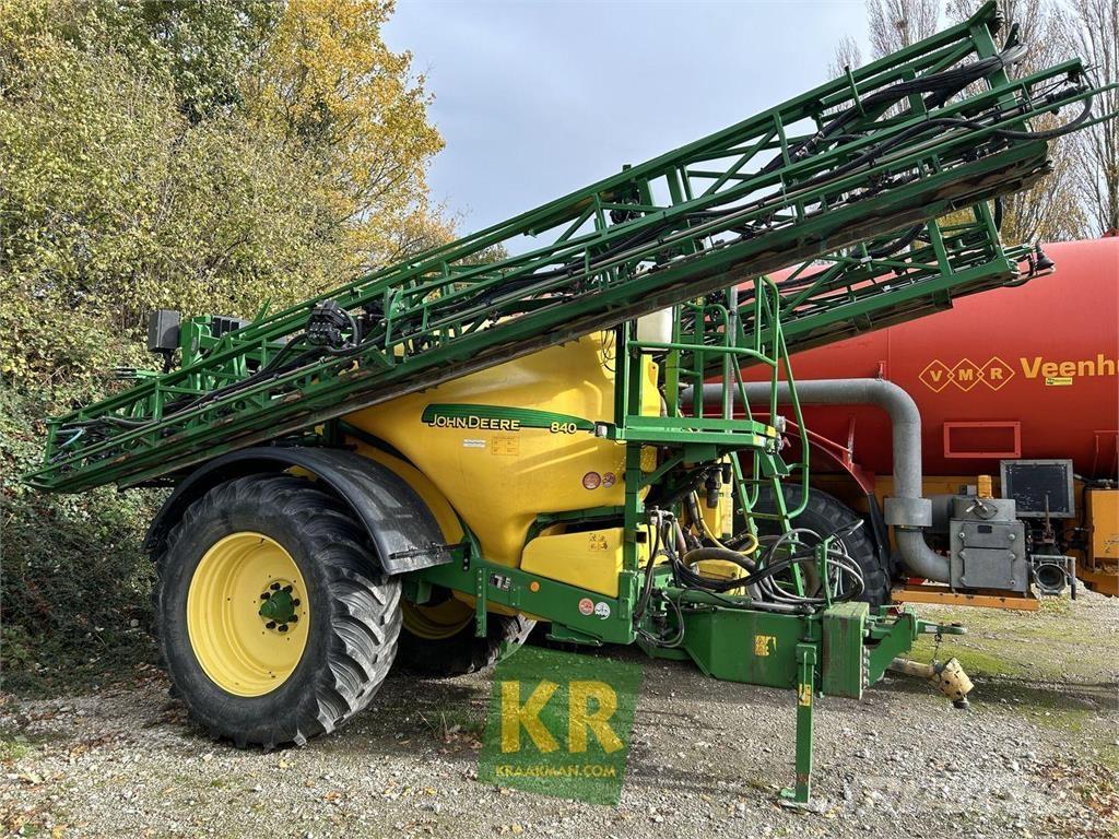 John Deere 840 Samohybné postřikovače