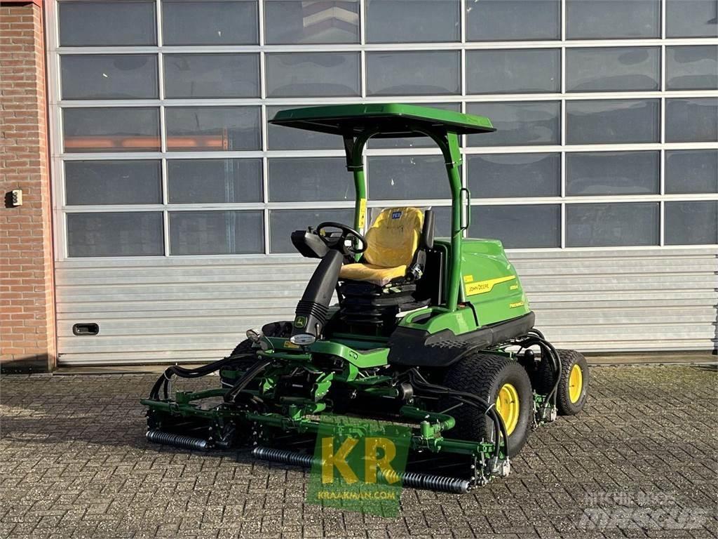 John Deere 8700A Sekačky greenů