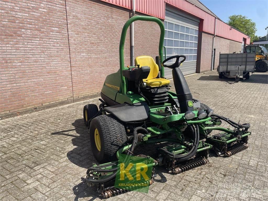 John Deere 8700A Sekačky greenů