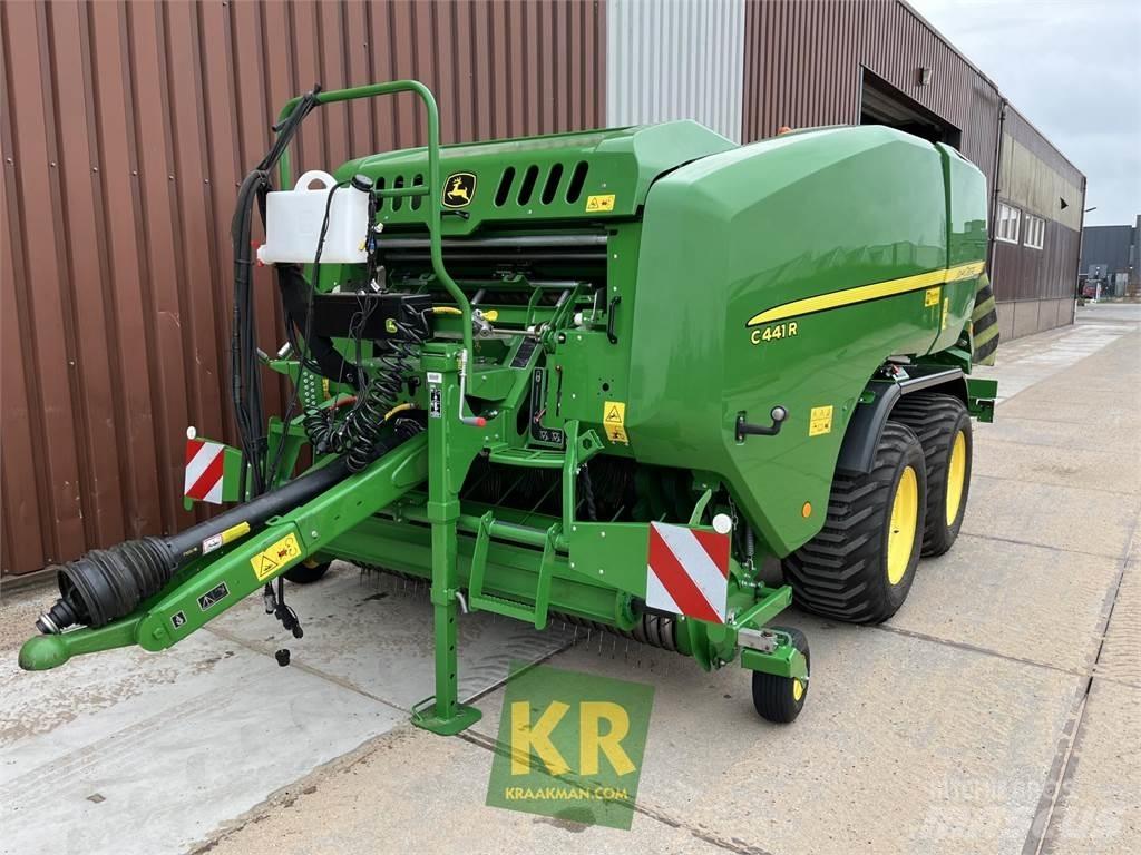 John Deere C441R Lis na válcové balíky