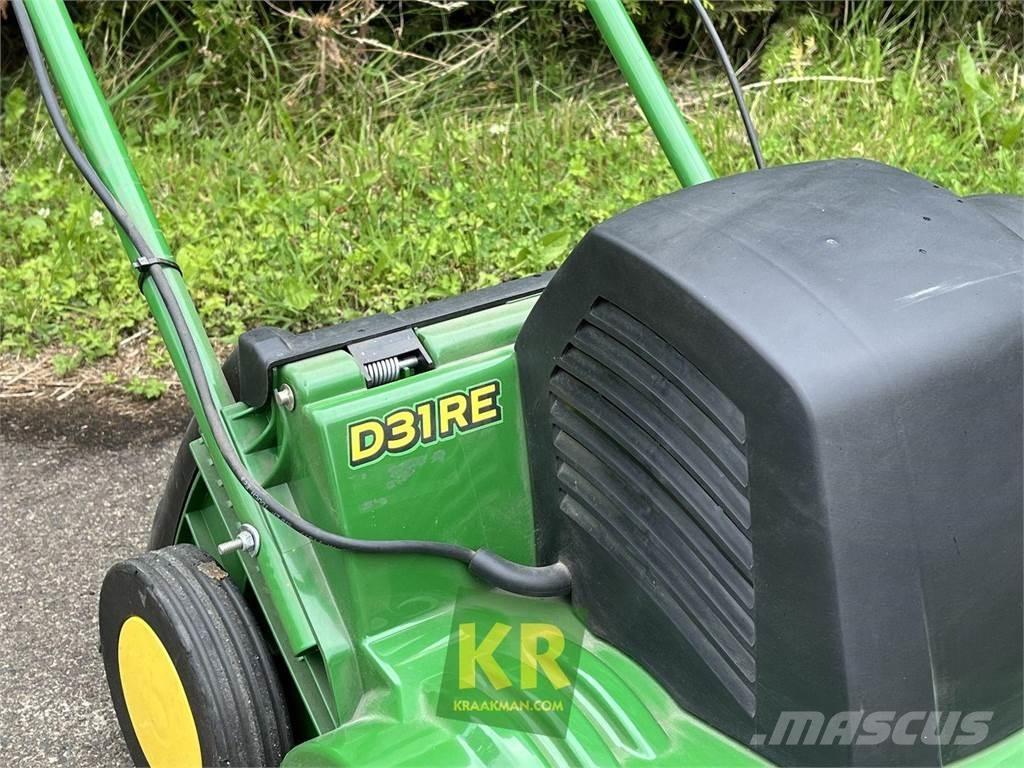 John Deere D31R Další