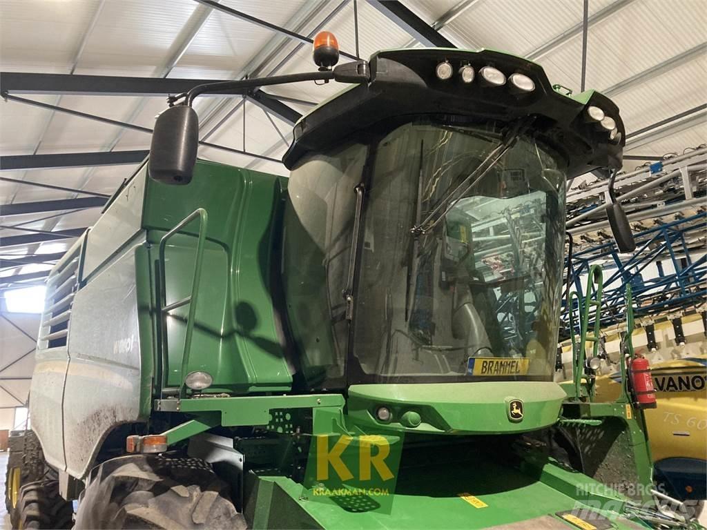 John Deere W650 Sklízecí mlátičky