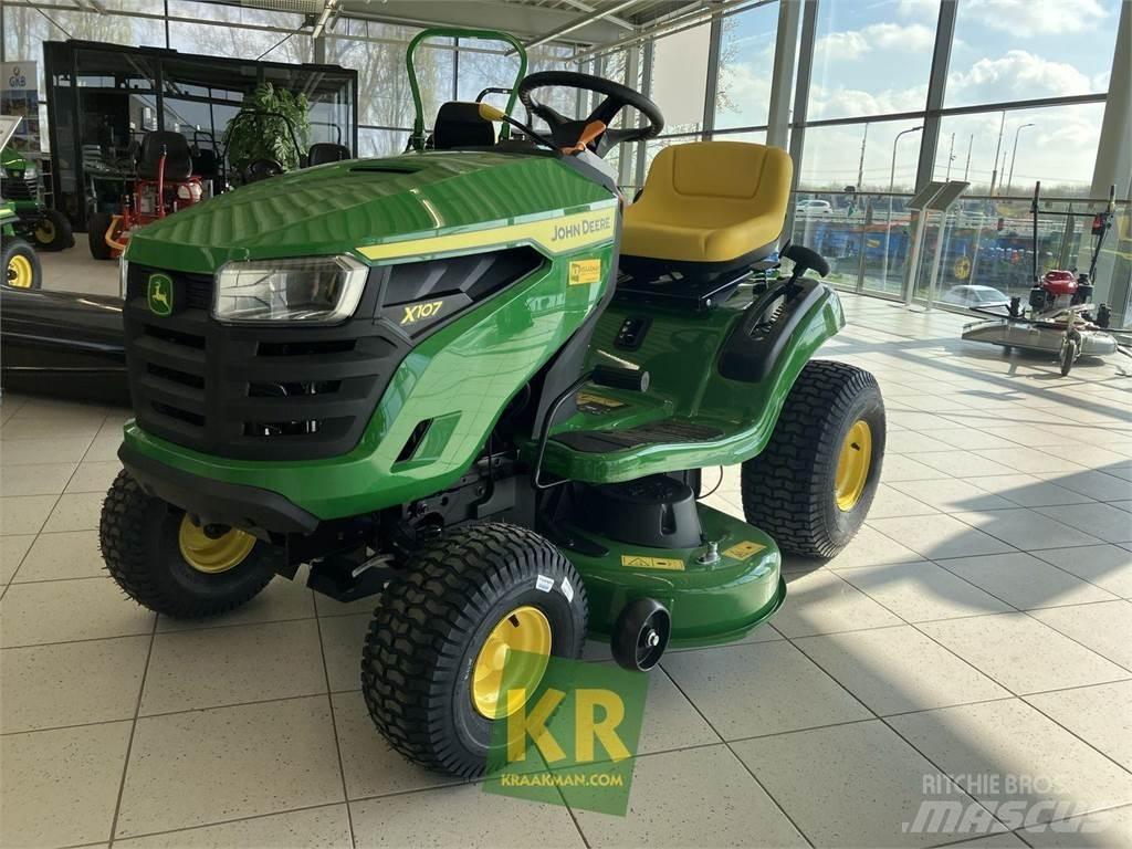 John Deere X107 Samojízdné sekačky