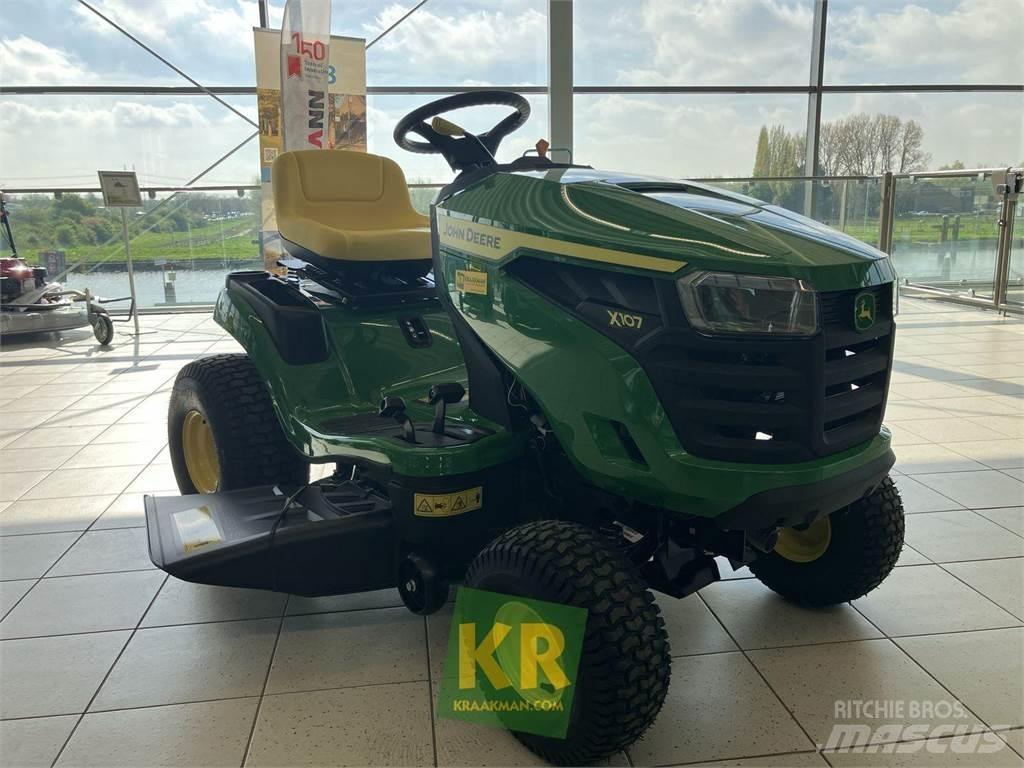 John Deere X107 Samojízdné sekačky