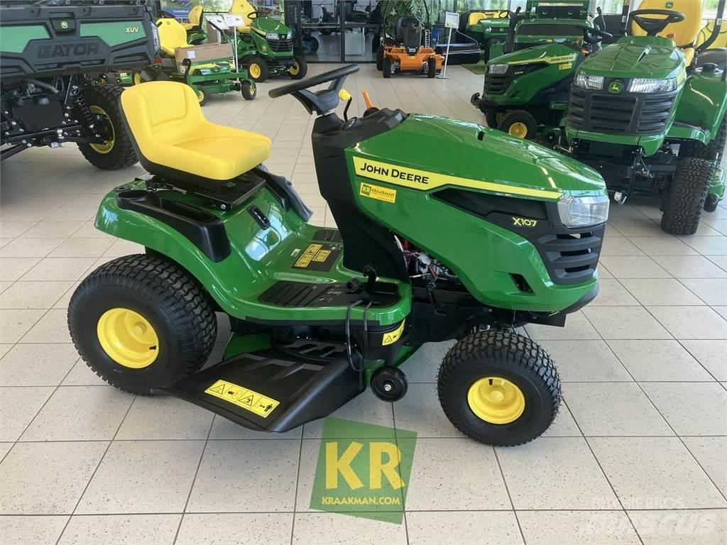 John Deere X107 Samojízdné sekačky