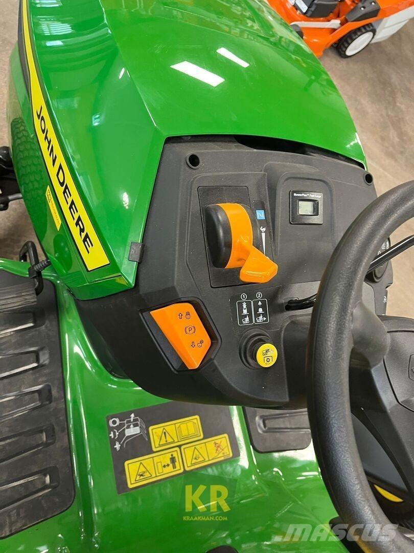 John Deere X127 Samojízdné sekačky