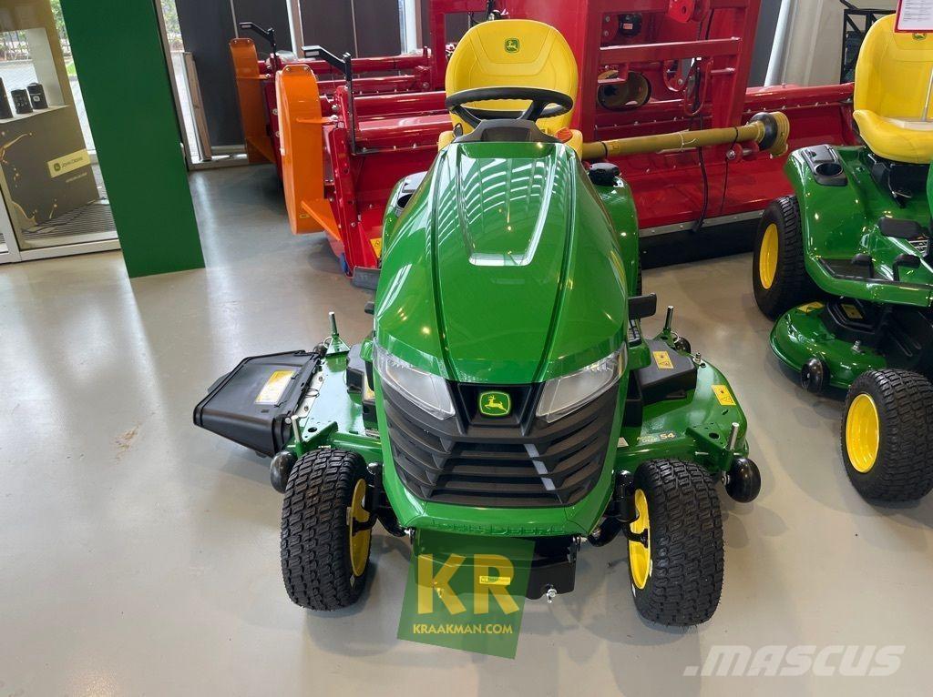 John Deere X380 Samojízdné sekačky