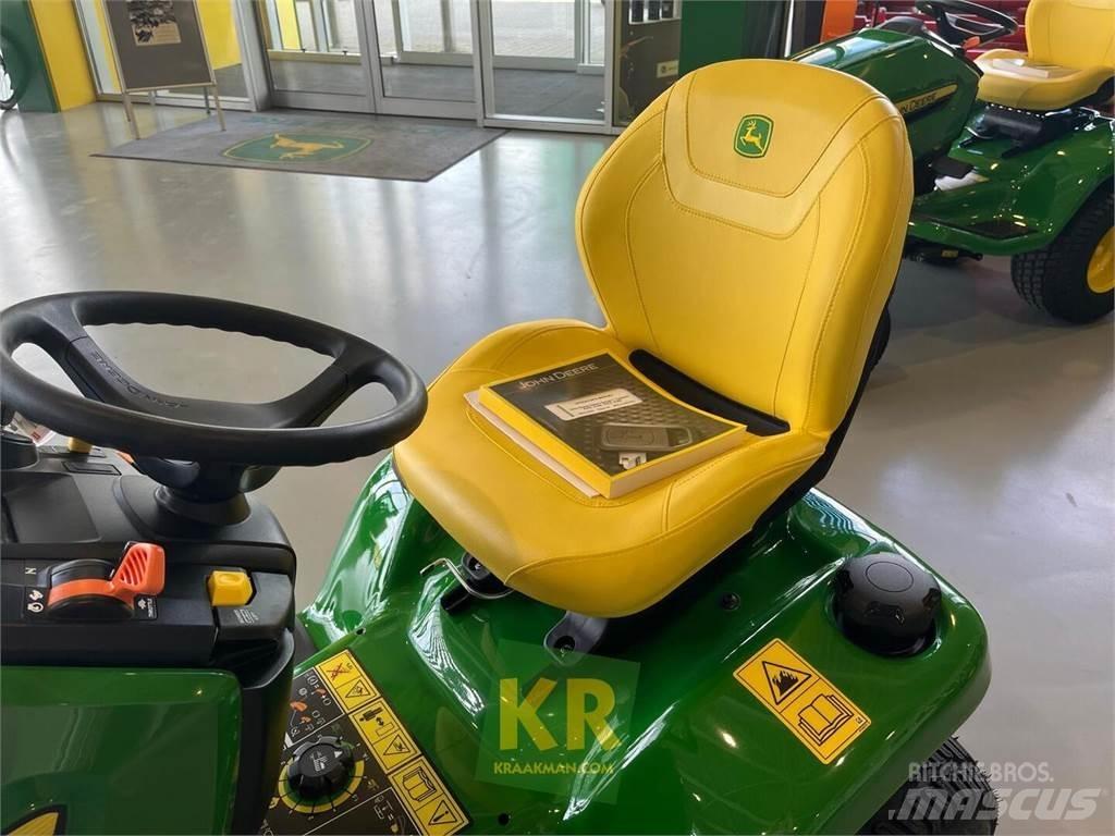 John Deere X380 Samojízdné sekačky