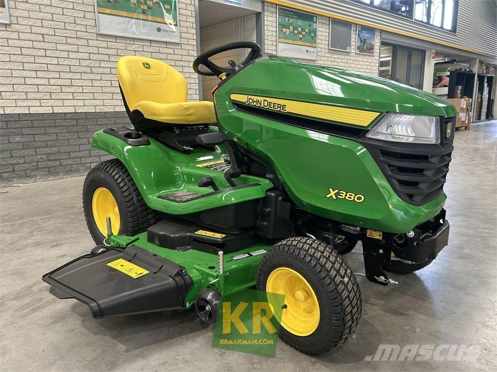 John Deere X380 Samojízdné sekačky