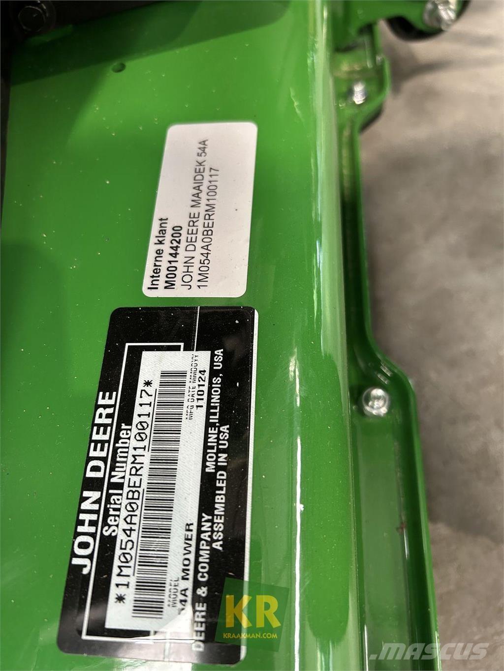 John Deere X380 Samojízdné sekačky