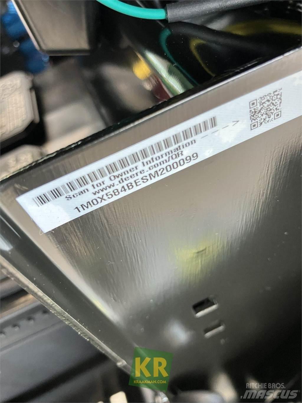 John Deere X584 Samojízdné sekačky