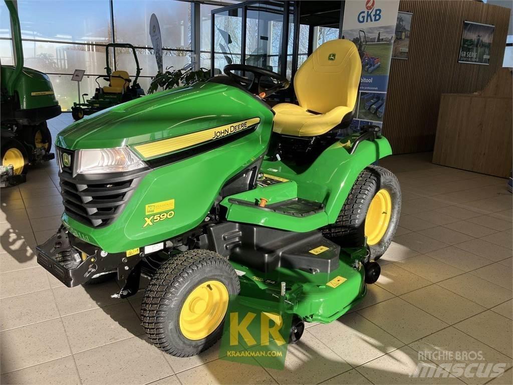 John Deere X590 Samojízdné sekačky