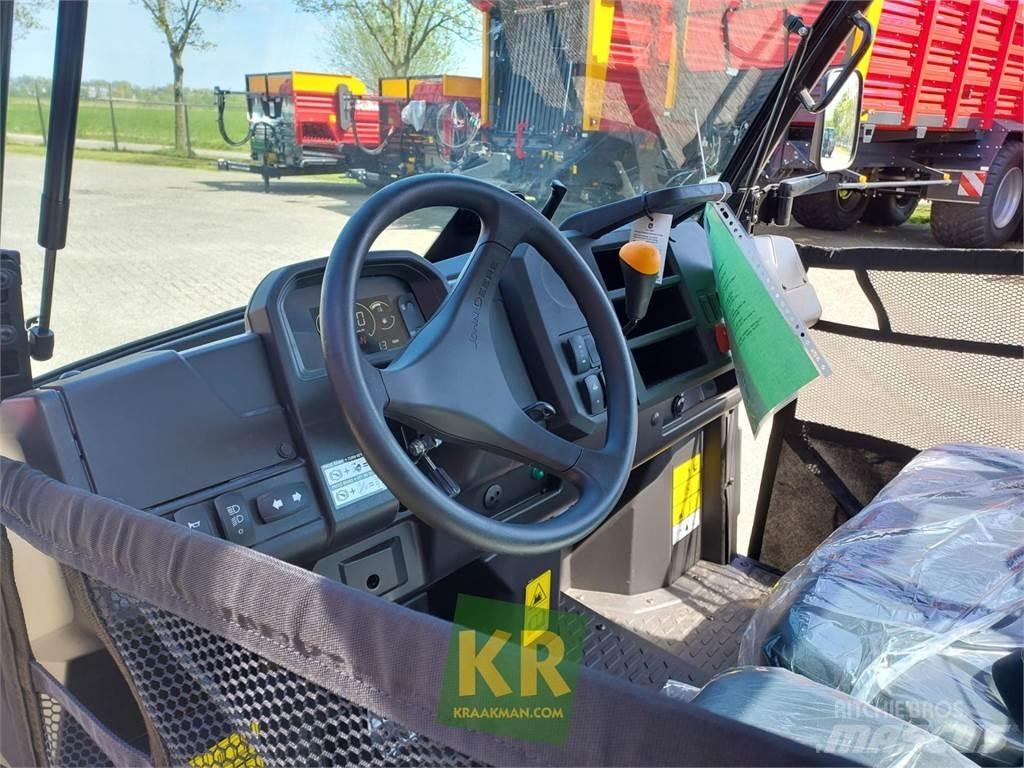 John Deere XUV835M Terénní vozidla
