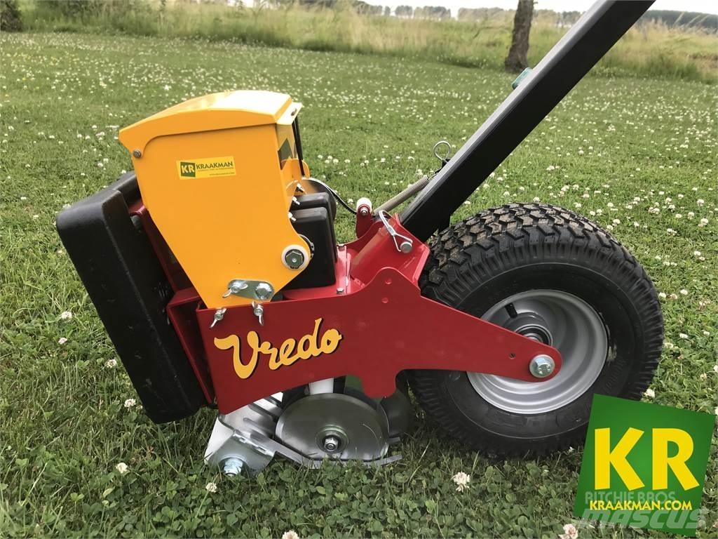 Vredo Turf Buddy Mechanické secí stroje