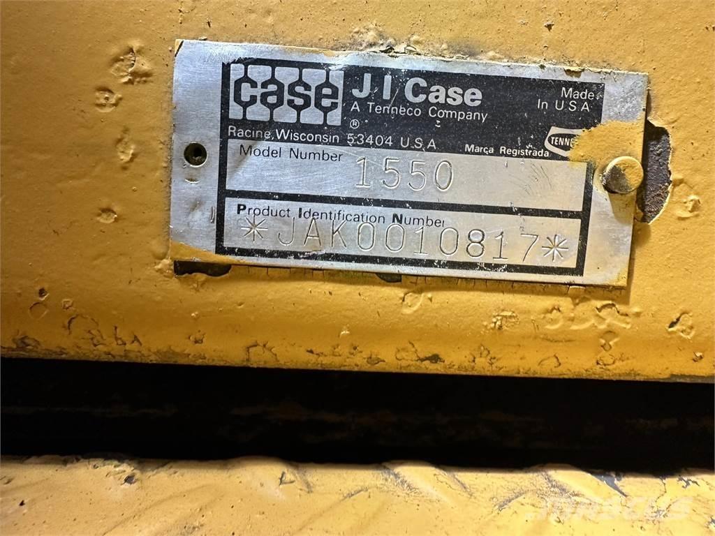 CASE 1550 Pásové dozery