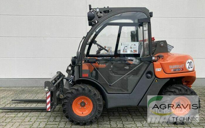 Ausa T144H Teleskopické nakladače pro zemědělství