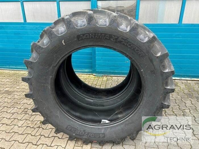 BKT 480/70-R38 Pneumatiky, kola a ráfky