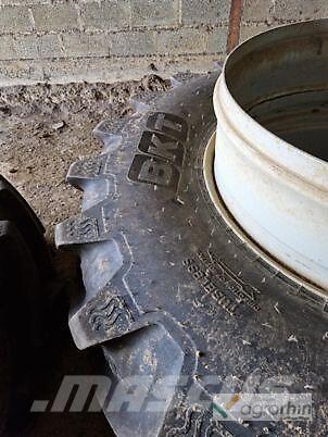 BKT Unbekannt Pneumatiky, kola a ráfky