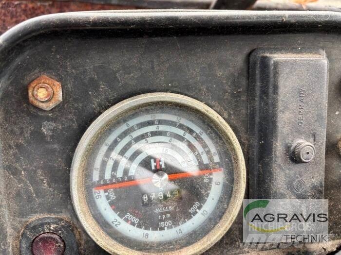 Case IH 844 S Traktory