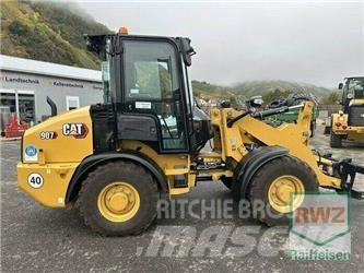 CAT 907 Kolové nakladače