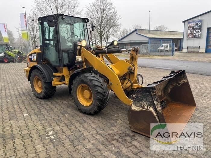 CAT 908 Kolové nakladače
