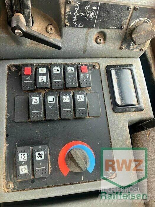 CAT 930H Kolové nakladače