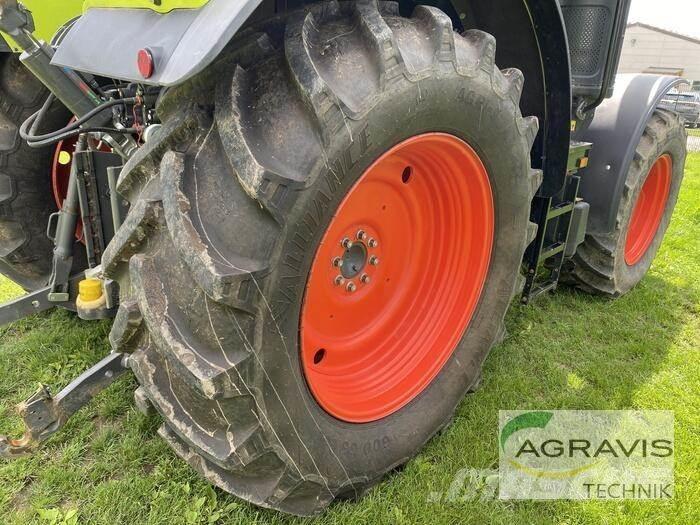CLAAS ARION 510 CEBIS Traktory