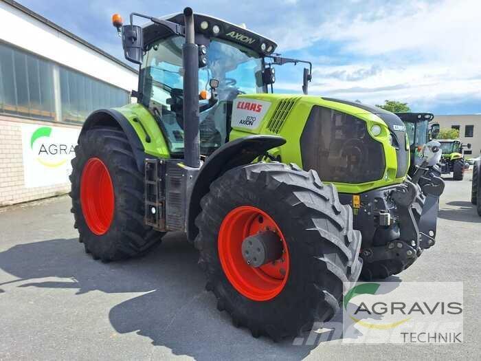 CLAAS AXION 870 Traktory