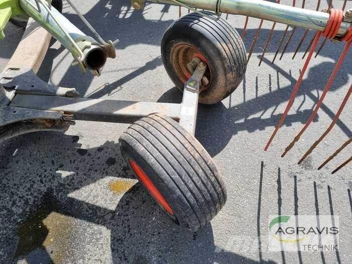 CLAAS LINER 2700 Obraceče a shrabovače sena