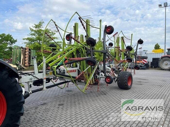 CLAAS LINER 4000 Obraceče a shrabovače sena