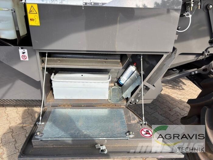 CLAAS TRION 650 Sklízecí mlátičky