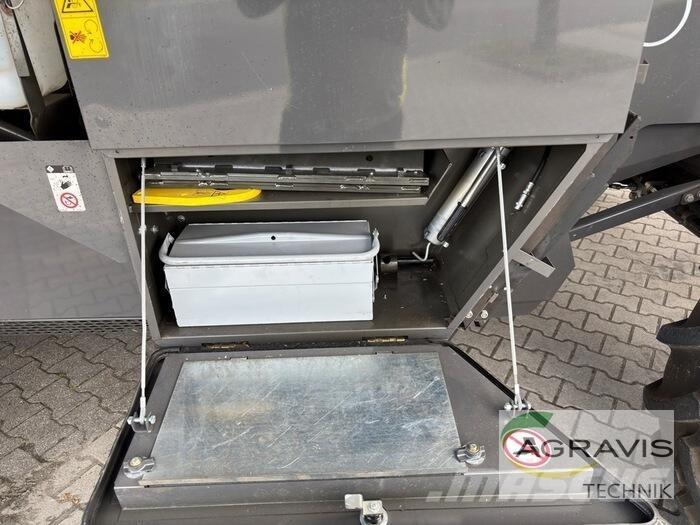 CLAAS TRION 660 Sklízecí mlátičky