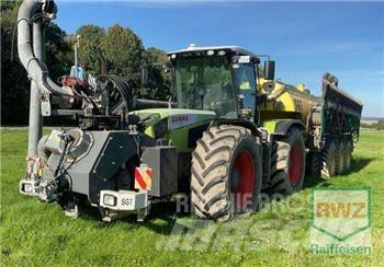 CLAAS XERION 3800 TRAC Rozmetadla chlévské mrvy