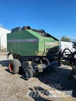 Fendt 2900V Lis na válcové balíky