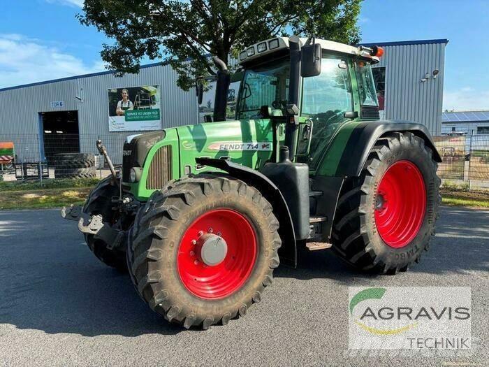 Fendt 714 VARIO Traktory
