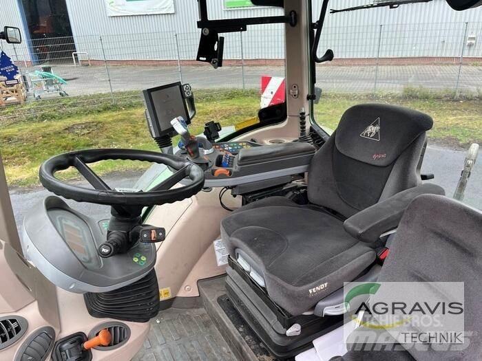 Fendt 714 VARIO S4 Traktory