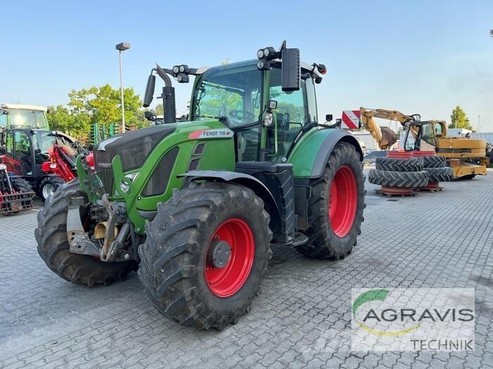 Fendt 718 VARIO S4 Traktory