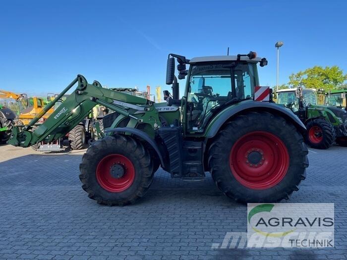 Fendt 718 VARIO S4 Traktory
