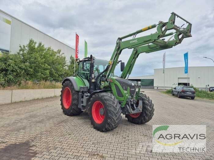 Fendt 718 VARIO S4 Traktory