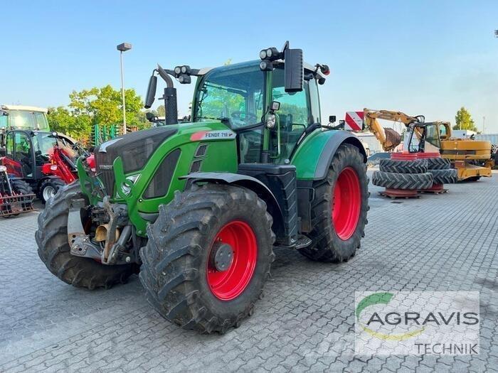 Fendt 718 VARIO S4 Traktory